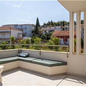 4-Bedroom Luxury Villa with Heated Pool, Ciovo near Trogir – Sleeps 8